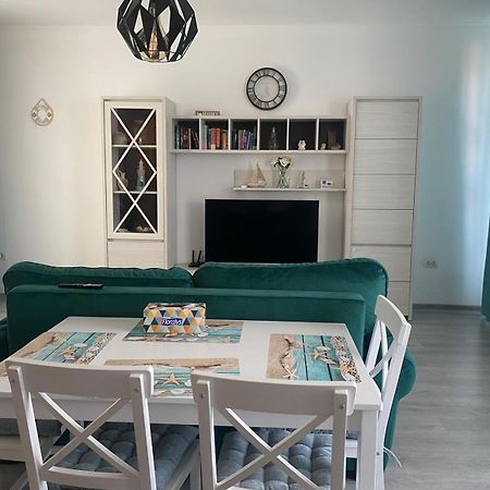 Emi Apartment Mamaia Navodari Exterior photo